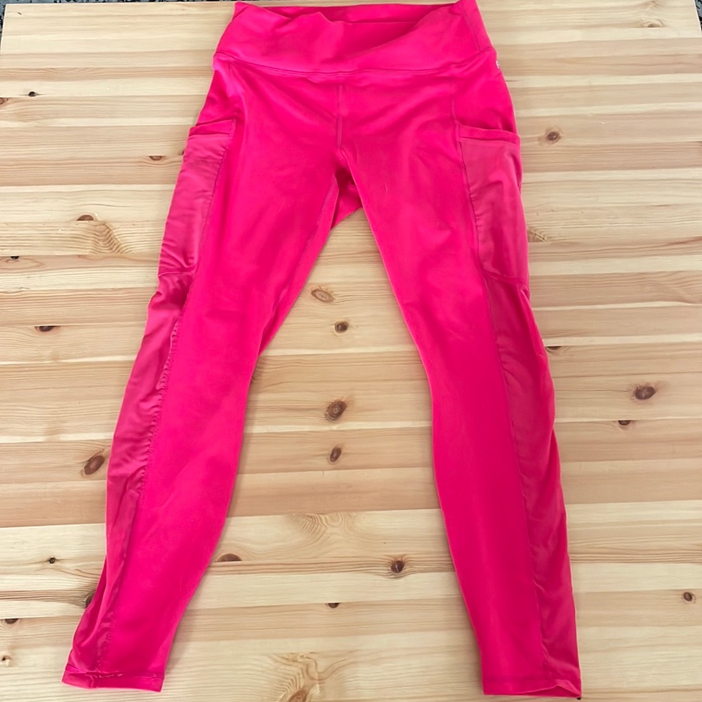 Fabletics Powerhold 7/8 Leggings in Lipstick Red 💋